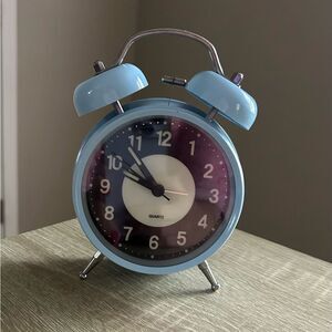 NWOT … Retro Alarm Clock With Night Light